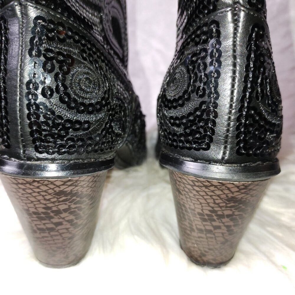 Black Beaded Pointed-Toe Heeled Boots - Women - Picture 3 of 7
